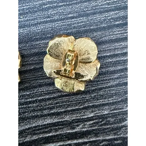 Vintage Avon Green Enamel Pansy Flower Stud Earrings - Picture 2 of 4